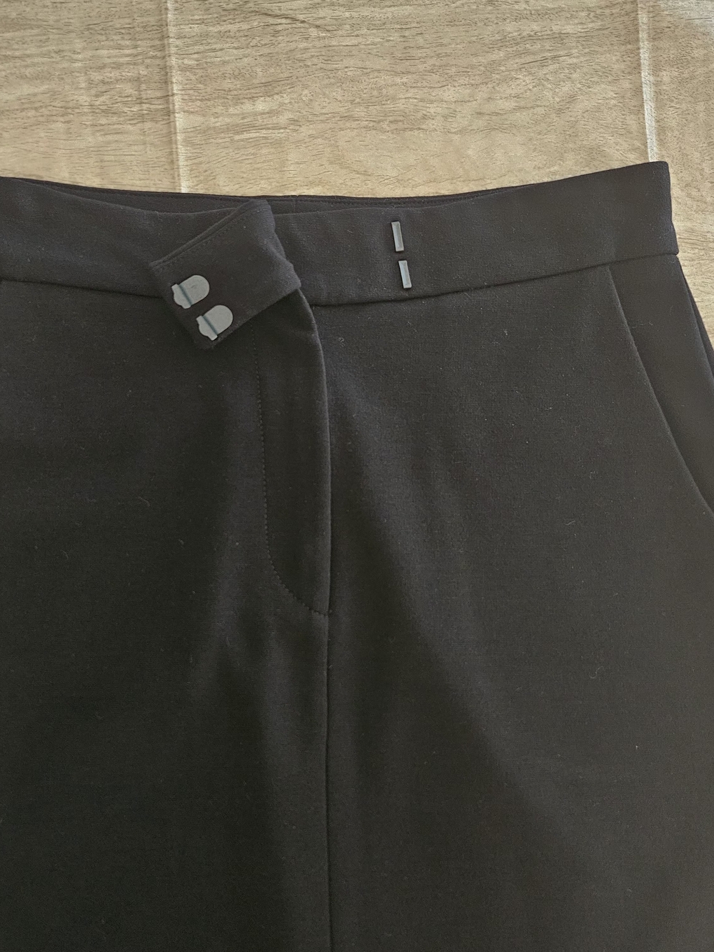 GBTSO Classic Black Midi Pencil Skirt with Pockets - Size XS - Picture 3 of 12